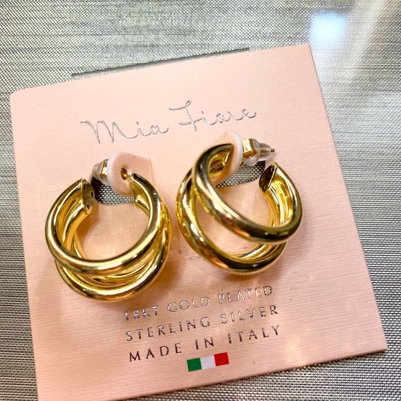 Mia Fiore Jewelry - Mia Fiore BRAND NEW Gold toned Hoop earrings ✨✨✨
